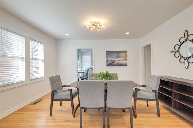 dining area with visible vents, light wood-style flooring, recessed lighting, and baseboards