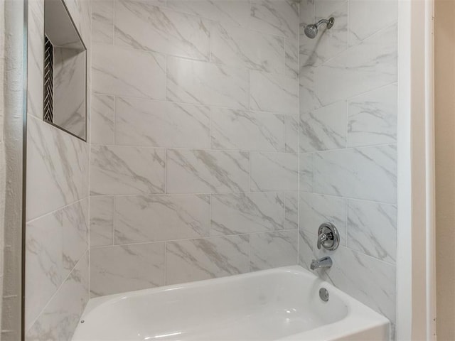 full bath with shower / bathtub combination