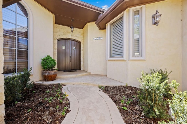 13125 Oakcliff Rd, Oklahoma City, OK 73120 - property entrance featuring stucco siding