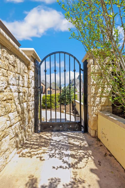 13125 Oakcliff Rd, Oklahoma City, OK 73120 - view of gate