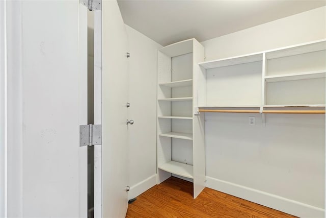 17787 N County Road 3200th Rd, Pauls Valley, OK 73075 - walk in closet featuring wood finished floors