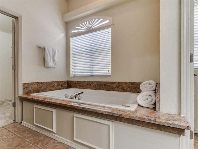 9333 SW 22nd St, Oklahoma City, OK 73128 - full bath with a garden tub