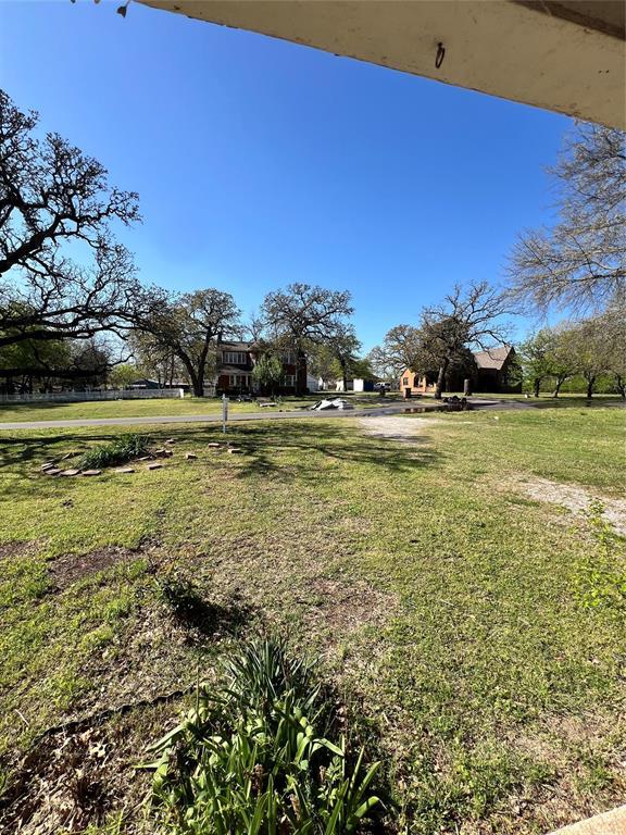 707 W Washington St, Tecumseh, OK 74873 - view of yard