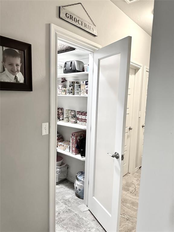 207 Lyla Glen St, Washington, OK 73093 - view of pantry