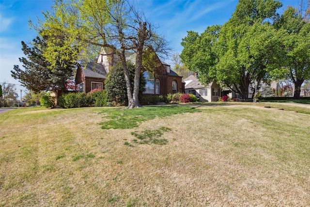 500 NW 41st St, Oklahoma City, OK 73118 - view of front facade featuring a front yard
