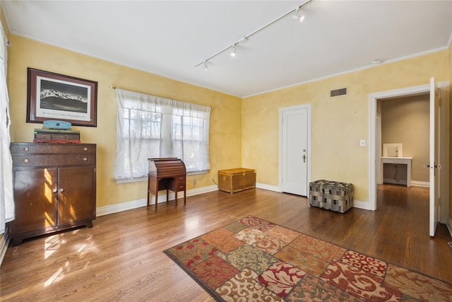 500 NW 41st St, Oklahoma City, OK 73118 - sitting room featuring visible vents, baseboards, and wood finished floors