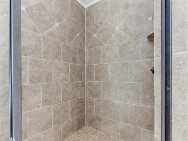 15213 Wilford Way, Edmond, OK 73013 - bathroom featuring a stall shower