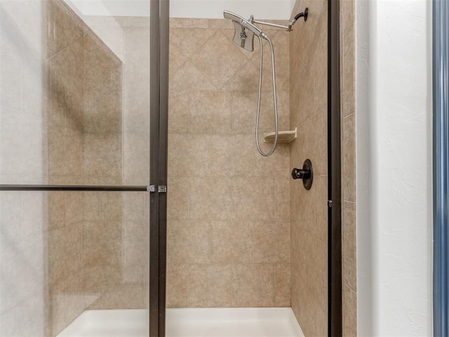 15213 Wilford Way, Edmond, OK 73013 - bathroom featuring a stall shower