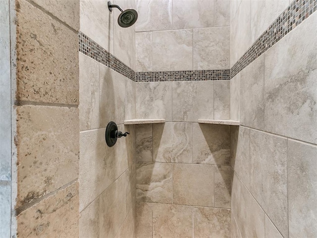 13340 Greenscape Rd, Piedmont, OK 73078 - details featuring tiled shower