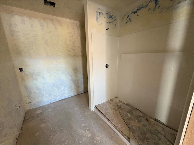2333 SE 89th Ter, Oklahoma City, OK 73160 - bathroom featuring unfinished concrete flooring