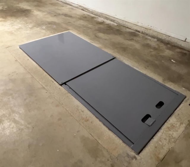view of entry to storm shelter