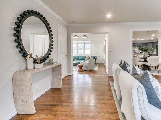 1804 Guilford Ln, Nichols Hills, OK 73120 - interior space with crown molding, wood finished floors, and baseboards