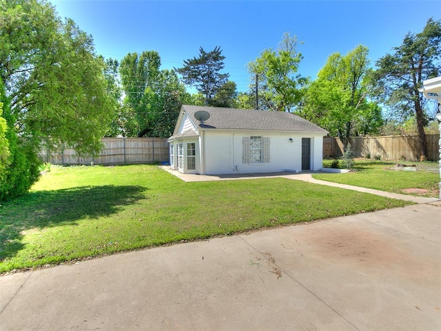 1804 Guilford Ln, Nichols Hills, OK 73120 - view of front of property featuring fence private yard and a front lawn