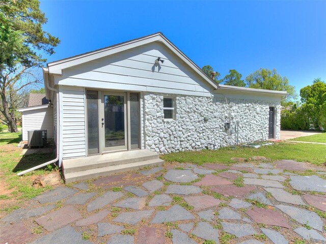 1804 Guilford Ln, Nichols Hills, OK 73120 - back of house with central AC