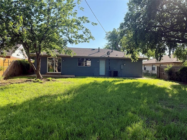 1005 W Silver Meadow Dr, Midwest City, OK 73110 - back of property