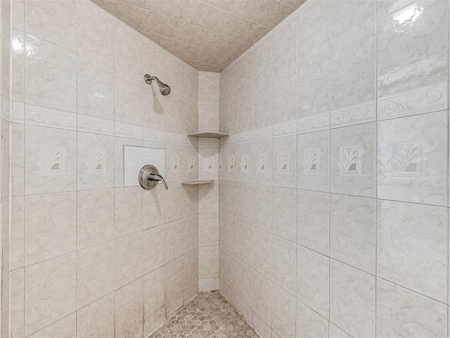 7700 S Country Club Dr, Oklahoma City, OK 73159 - full bath with a tile shower