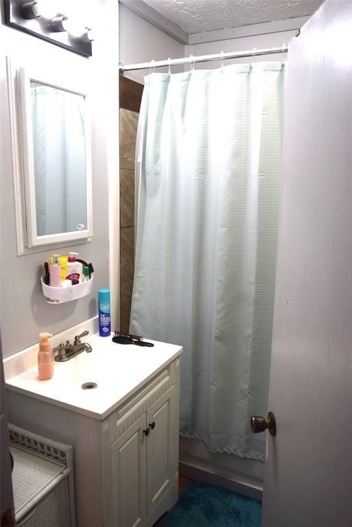605 SW 6th St, Lindsay, OK 73052 - bathroom featuring vanity