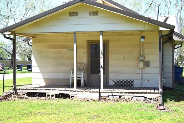 605 SW 6th St, Lindsay, OK 73052 - exterior space with a yard