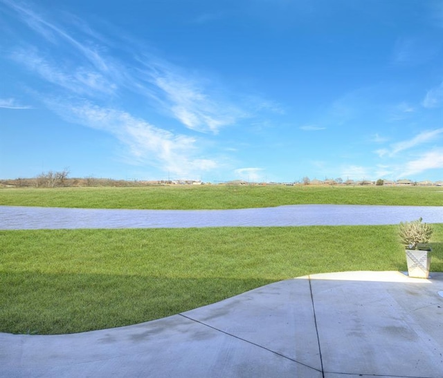 view of yard with a patio area