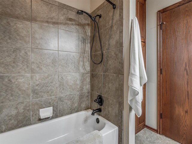 bathroom with shower / tub combination