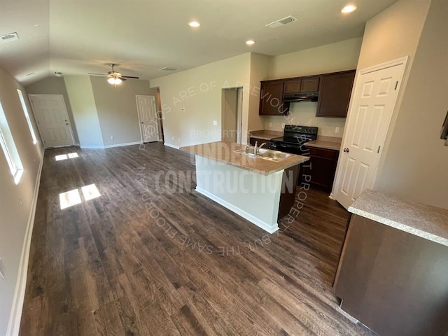 kitchen with visible vents, a ceiling fan, dark brown cabinetry, dark wood finished floors, and recessed lighting