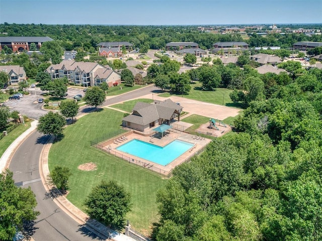 73 Bonaire Dr, Edmond, OK 73013 - bird's eye view of a pool