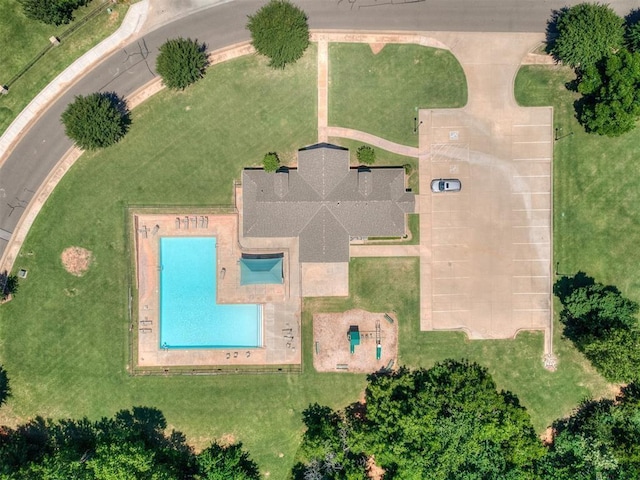 73 Bonaire Dr, Edmond, OK 73013 - view of property location featuring a pool