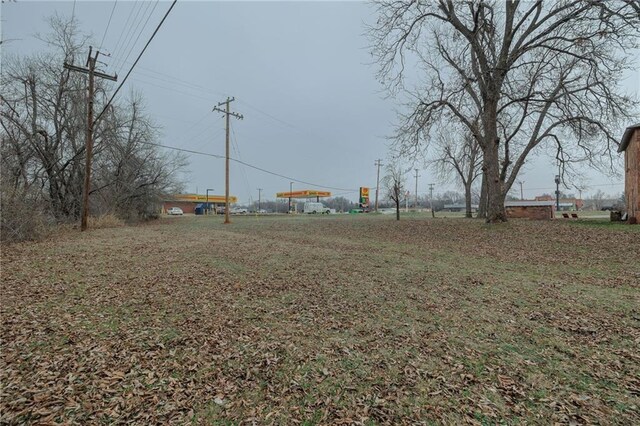 1319 S Division St, Guthrie, OK 73044 - view of yard