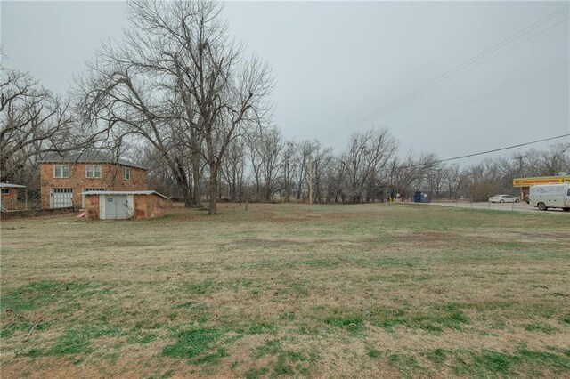 1319 S Division St, Guthrie, OK 73044 - view of grassy yard