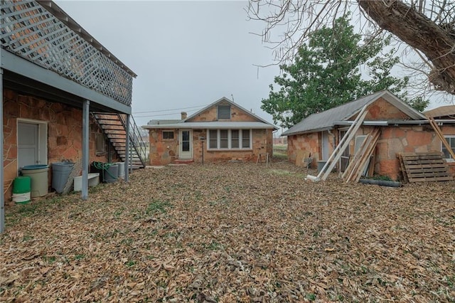 1319 S Division St, Guthrie, OK 73044 - view of yard featuring stairway