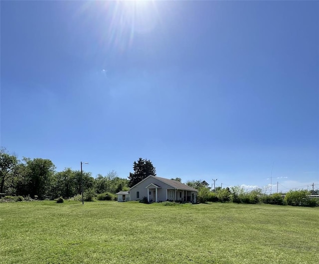 8100 NE 23rd St, Midwest City, OK 73141 - view of yard