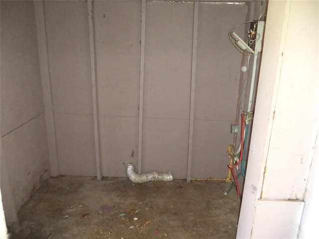 708 E Harrison Ave, Guthrie, OK 73044 - view of below grade area