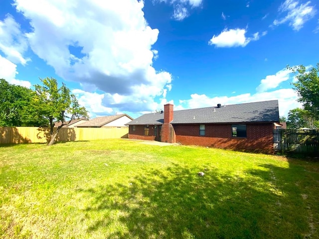 613 NE 15th St, Moore, OK 73160 - view of yard