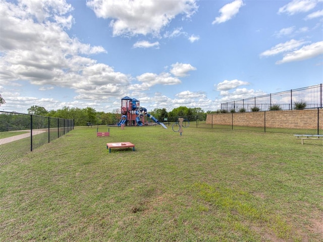 3108 Drake Crest Dr, Edmond, OK 73034 - view of yard featuring fence
