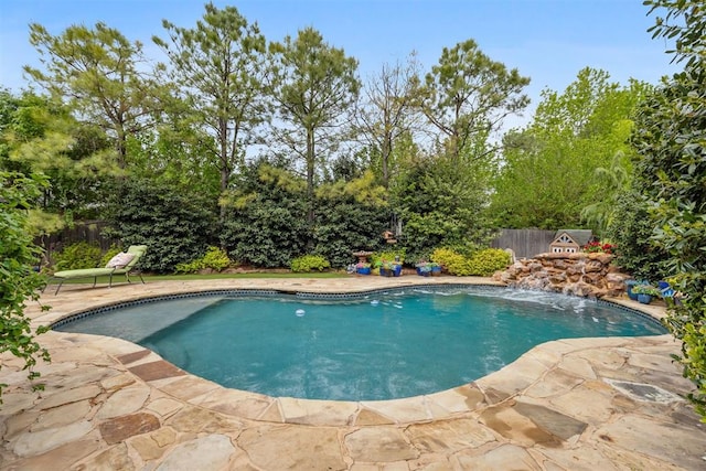 4608 Greystone Ct, Norman, OK 73072 - view of swimming pool with a fenced backyard, a fenced in pool, and a patio