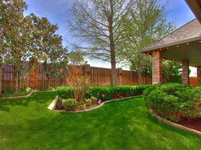 3116 Sycamore Dr, Moore, OK 73160 - view of yard featuring fence