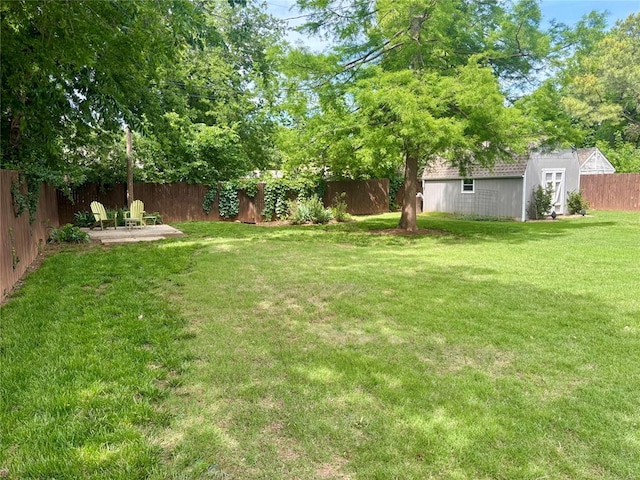 2813 Clermont Pl, Oklahoma City, OK 73116 - view of yard with an outdoor structure