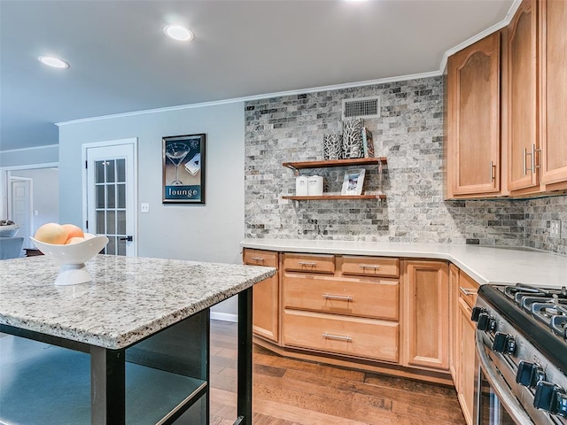 2813 Clermont Pl, Oklahoma City, OK 73116 - kitchen featuring ornamental molding, open shelves, tasteful backsplash, wood finished floors, and recessed lighting