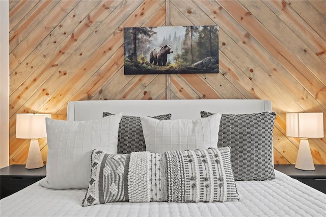 450 Whomping Willow Way, Broken Bow, OK 74728 - bedroom featuring lofted ceiling