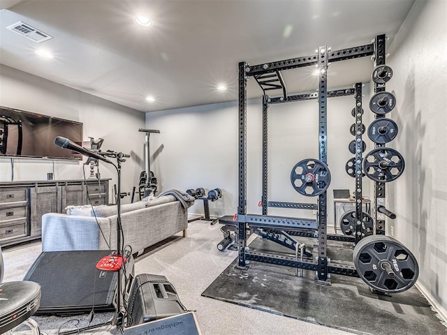 workout area with visible vents, recessed lighting, and baseboards