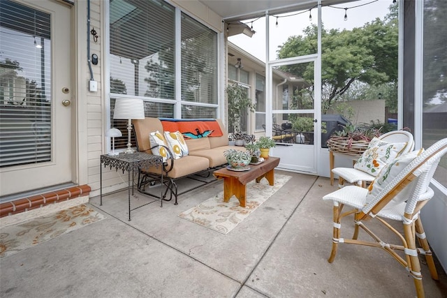 sunroom with outdoor lounge area