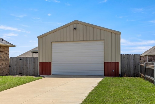 view of detached garage