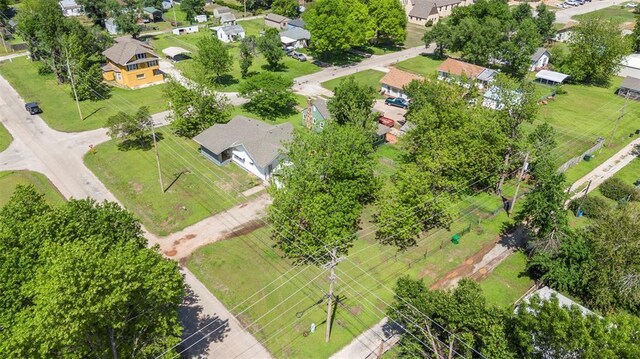 724 Maple St, Perry, OK 73077 - aerial view with a residential view