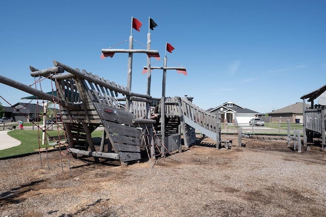 exterior space featuring fence
