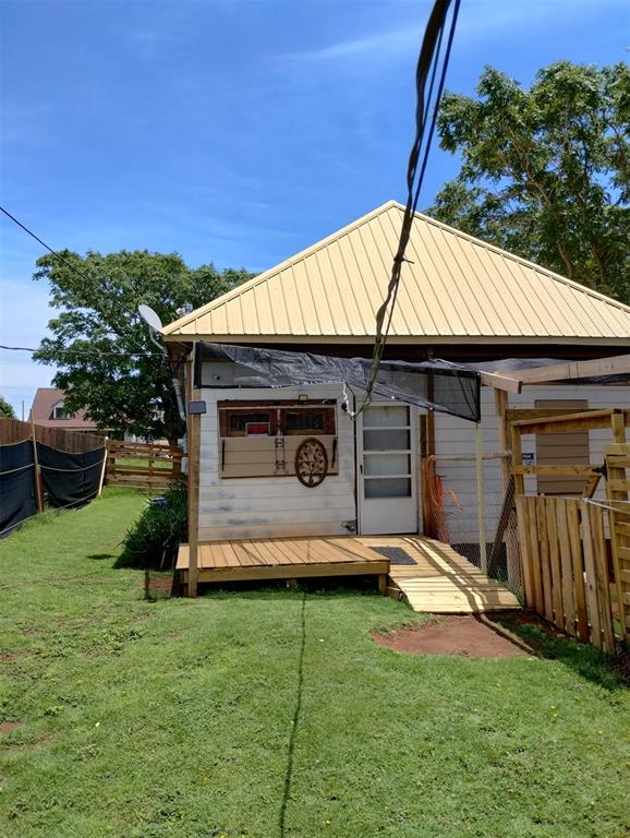 411 N 5th St, Sayre, OK 73662 - view of outbuilding