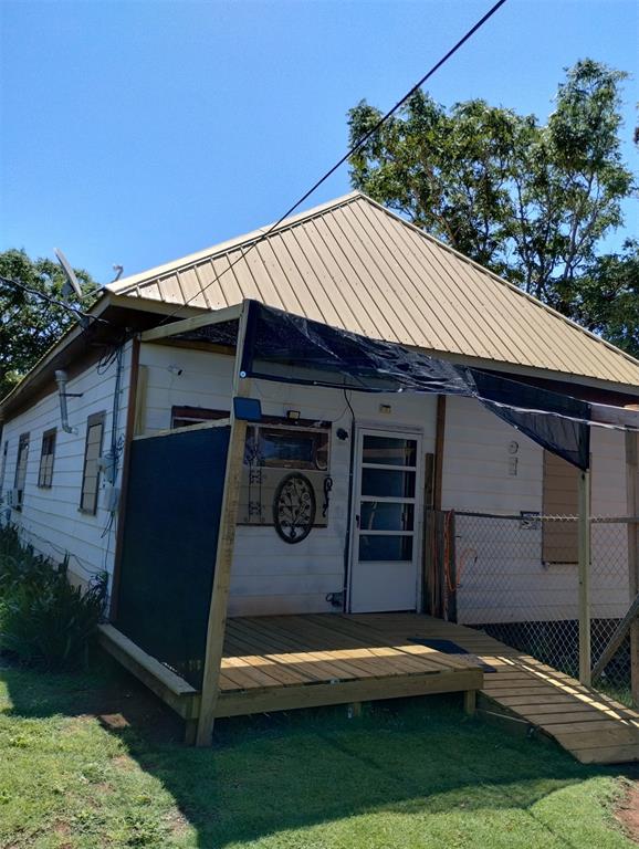 411 N 5th St, Sayre, OK 73662 - view of outbuilding