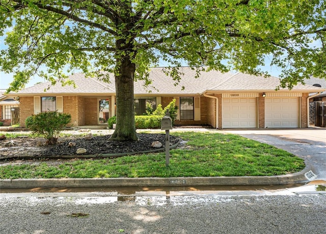 10028 Henderson Dr, Oklahoma City, OK 73139 - photo 1