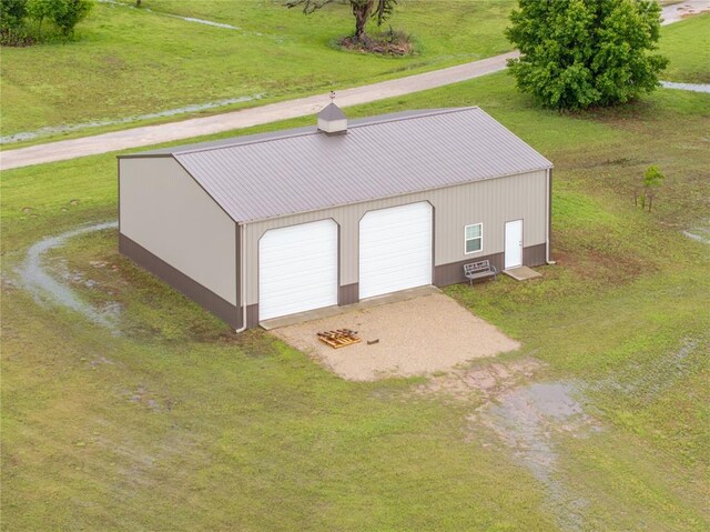 view of detached garage