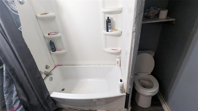 121 N High Ave, Shawnee, OK 74801 - bathroom with shower / bath combo with shower curtain and toilet
