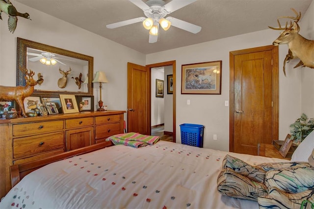 bedroom with a ceiling fan